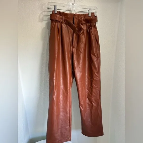 Abercrombie and Fitch Belted‎ faux leather Ankle Pants - Image 7