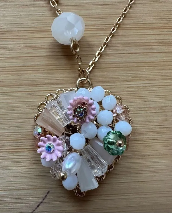 Betsey Johnson Jeweled Heart Pendant Chain Necklace Goldtone with Pink Flowers - Image 2