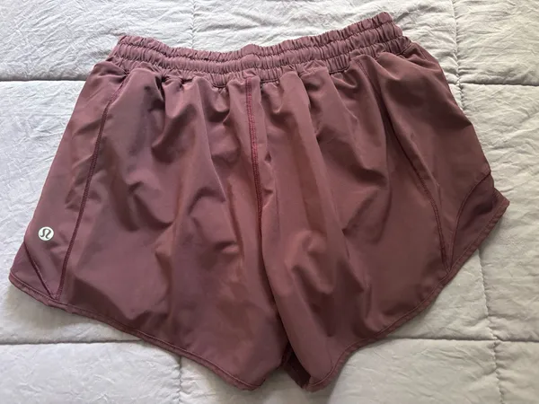 Lululemon Hotty Hot 4" - Image 2