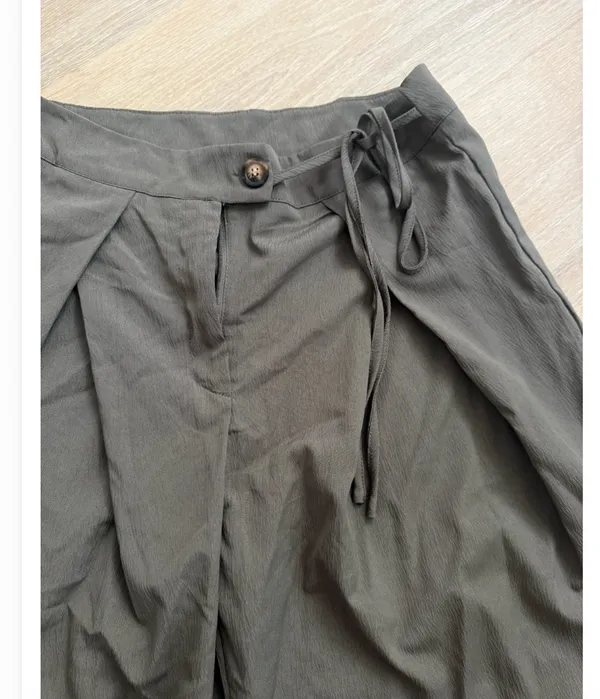 SHEIN Olive Gray Tie-Waist Wide-Leg Pants Size M / US 6 - Image 3