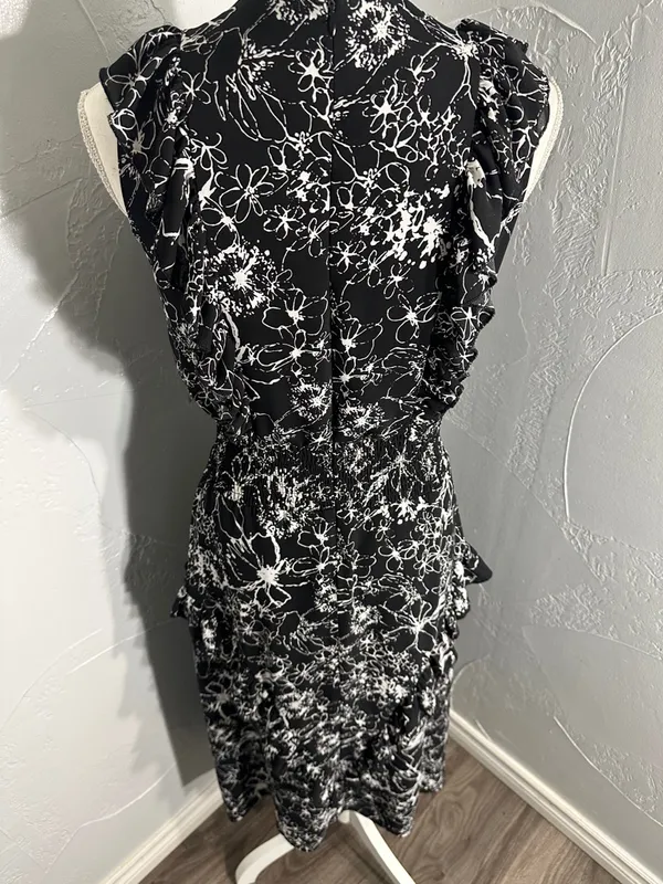 Sleeveless Black & White Floral High-Low Dress - Image 8