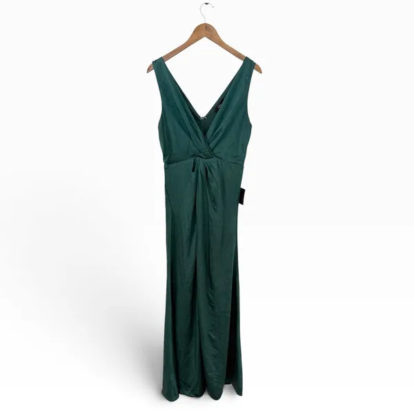Lulus Perfect Refinement Emerald Satin Sleeveless Pleated Maxi Dress size M NWT - Image 3