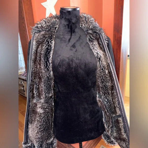 LNR Women's Leather + Faux FurJacket - Image 5