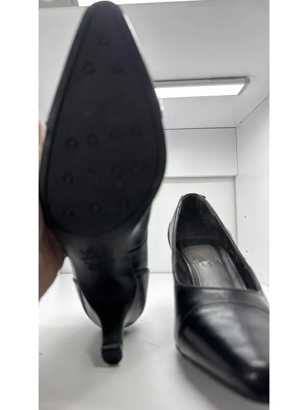 LifeStride Classic Black Kitten Heel Pumps - Image 3