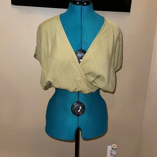 Forever 21 Crop top Size M - Image 3