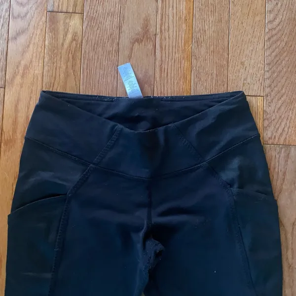 black athletic leggings with pockets - Image 3