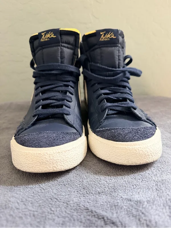 Nike Blazer Mid 77 Vintage Navy Blue White Yellow Script Sneakers W9 M7.5 - Image 3
