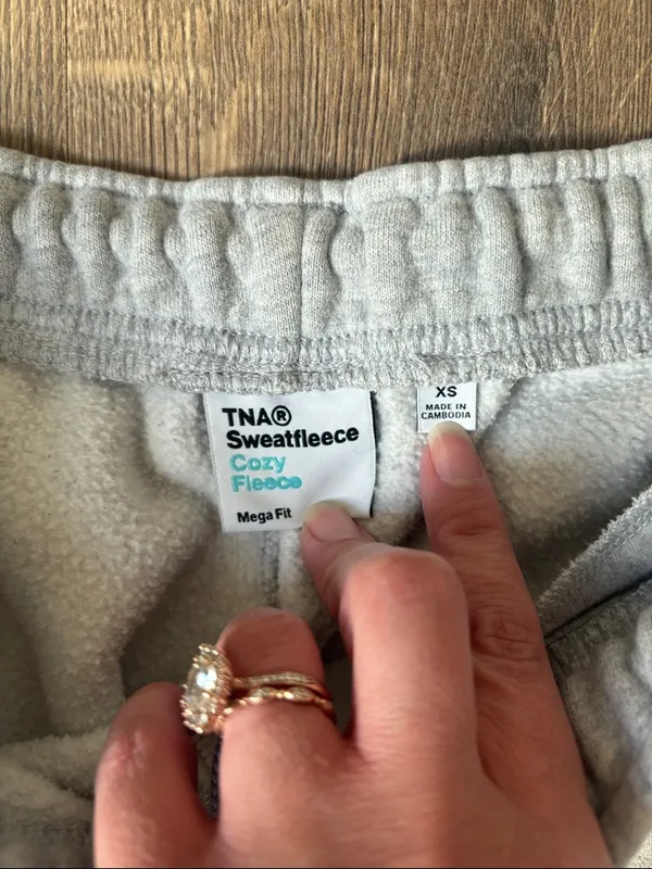 Aritzia TNA Sweatfleece Mega Fit - Image 3