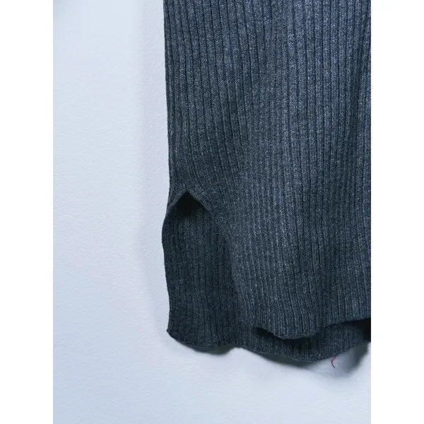 Abercrombie & Fitch V-Neck Colorblock Ribbed Sweater Size S Gray White Minimal - Image 11