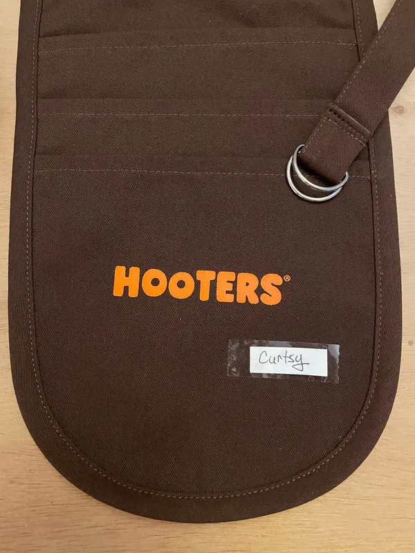 New Women’s Hooters girl Uniform Brown Server Pouch Crooked - Image 2