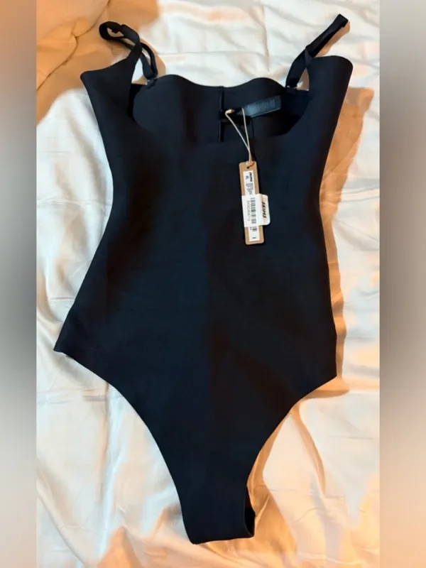 SKIMS NWT Body Zoned Open Bust Thong Bodysuit (B12) size LARGE - Image 2