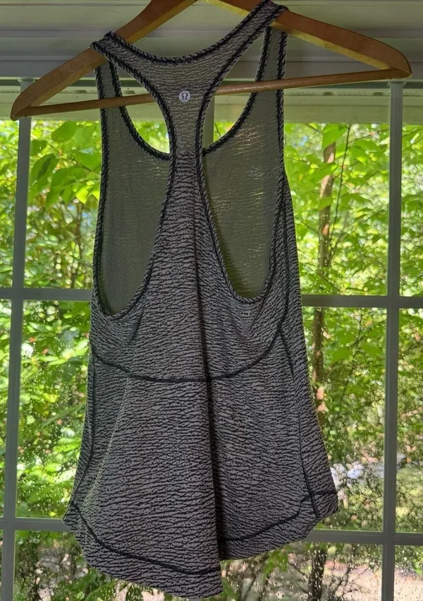 Lululemon Tank Top in Pebble Jacquard White Black Size M - Image 2