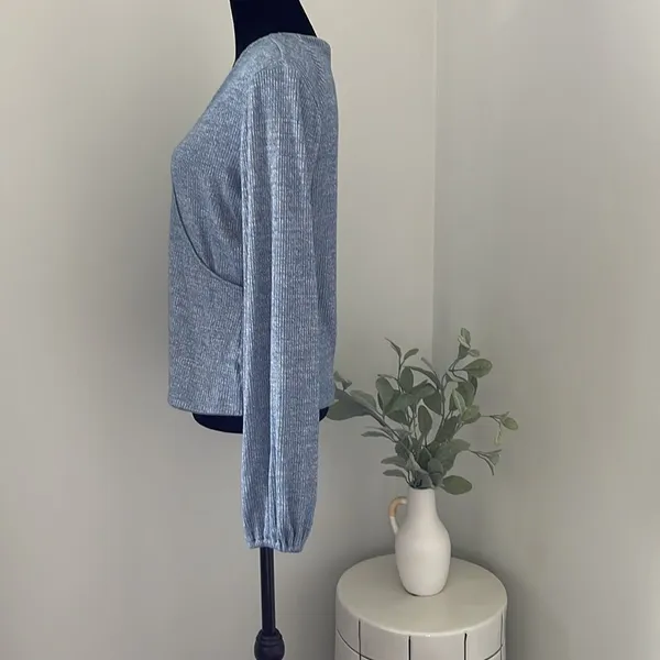 - GAP V-neck Top. Size Medium. Sky Blue‎ - Image 4