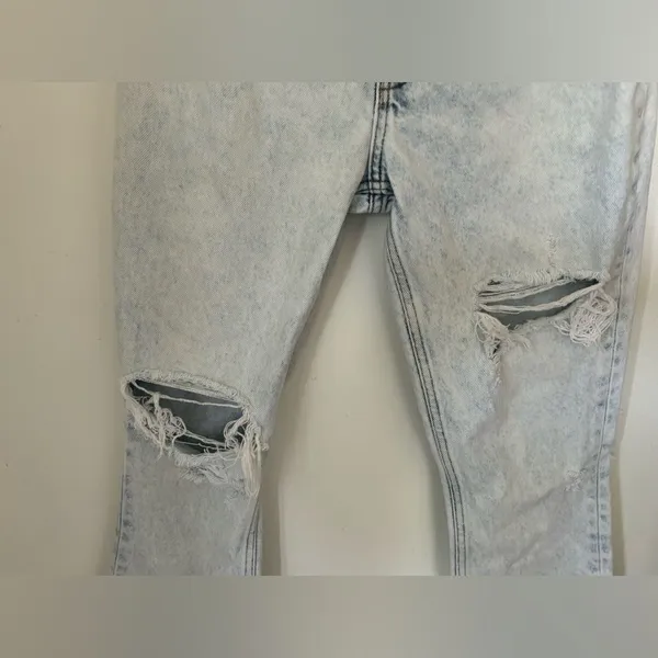 Abercrombie high rise distressed mom jeans 00S 100% cotton - Image 8