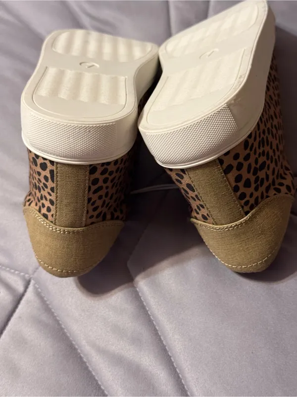 American Eagle Faryl Robin Animal Print High Top Sneakers Size 7 NWT - Image 13
