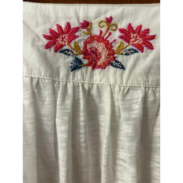 Time and Tru Embroidered White Short Sleeve Top size S NEW - Image 4