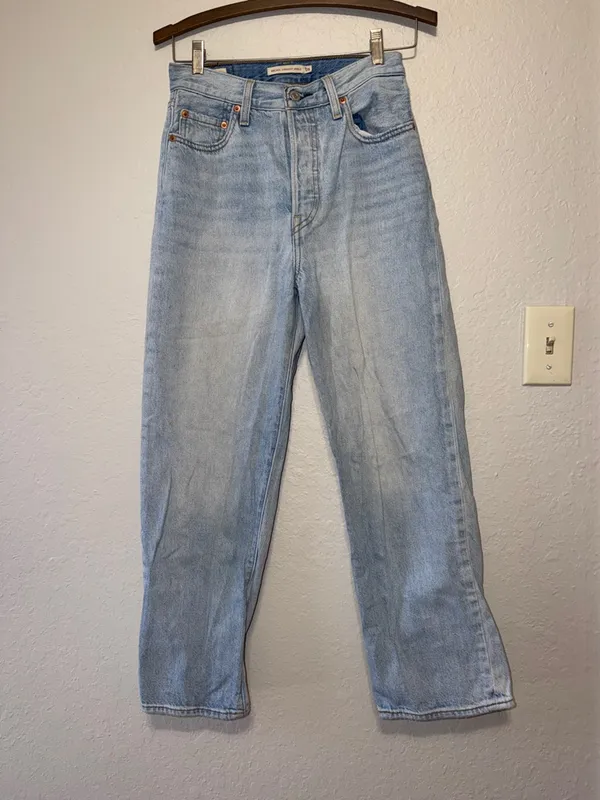 Levi’s Ribcage Straight Ankle Button Fly Jeans Size 26 - Image 4