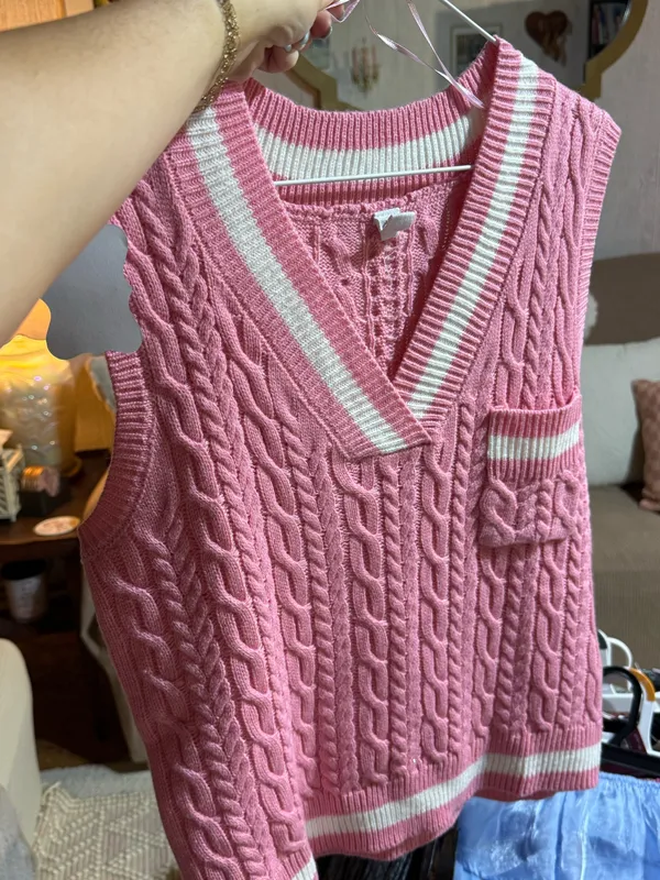 Pink sweater vest Size M - Image 2