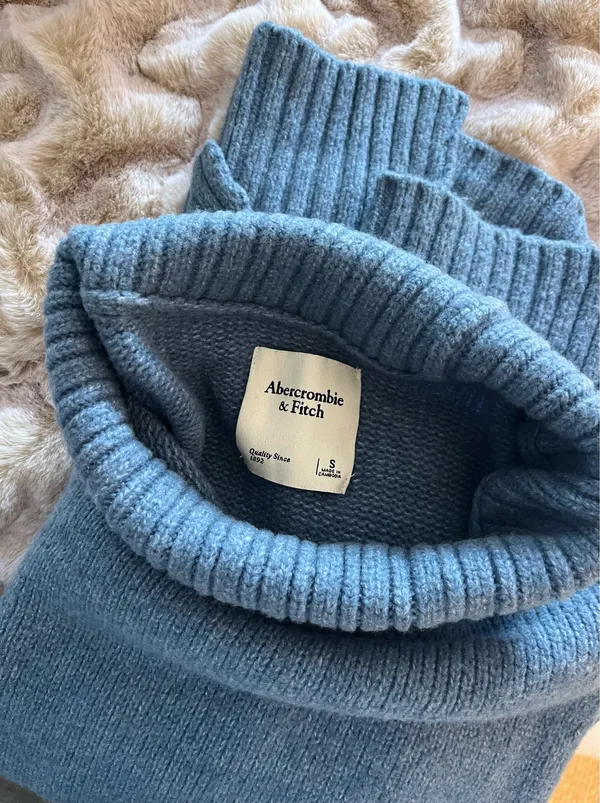 Abercrombie Oversized Turtleneck Sweater - Image 2