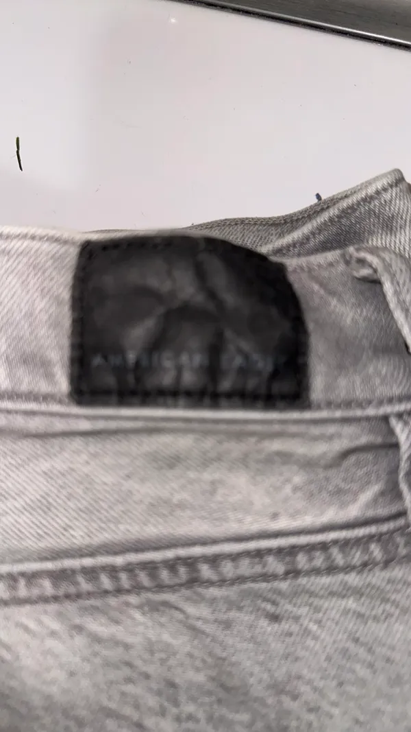 American Eagle Jeans Comfort Stretch Waistband Mom High-Rise - Image 3