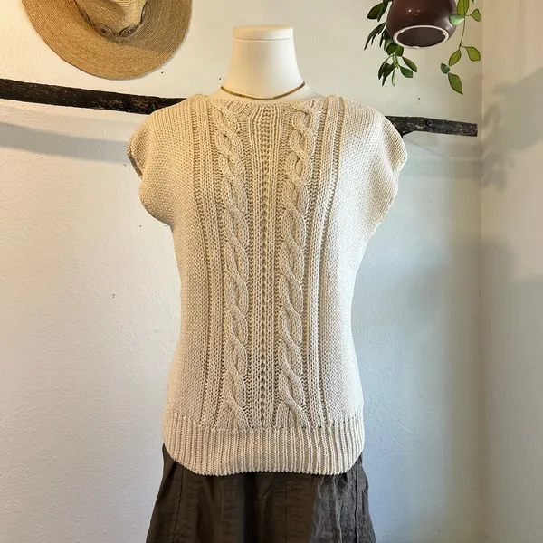 Vintage 90s Cream Cable Knit Sleeveless Chunky Pullover Sweater Size Medium - Image 2