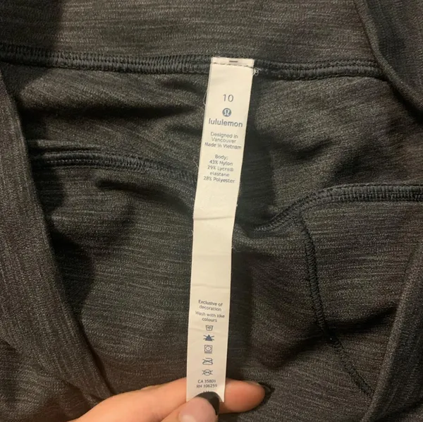 lululemon align leggings color: grey size: 10 28” darker than the first photo, only worn a couple times great condition #lululemon #lululemonleggings #greylululemon #leggings - Image 4