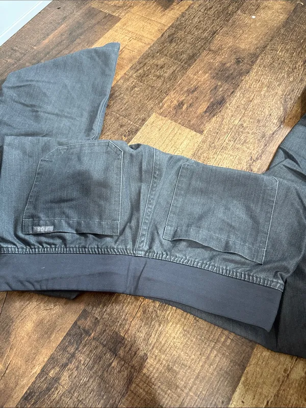 Figs Gray Scrub Set Pants and Top - Image 6