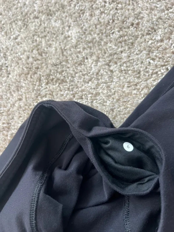 Lululemon Black Crop Capris Leggings 21" - Image 2