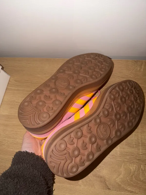 Adidas Pink and yellow sambas - Image 3