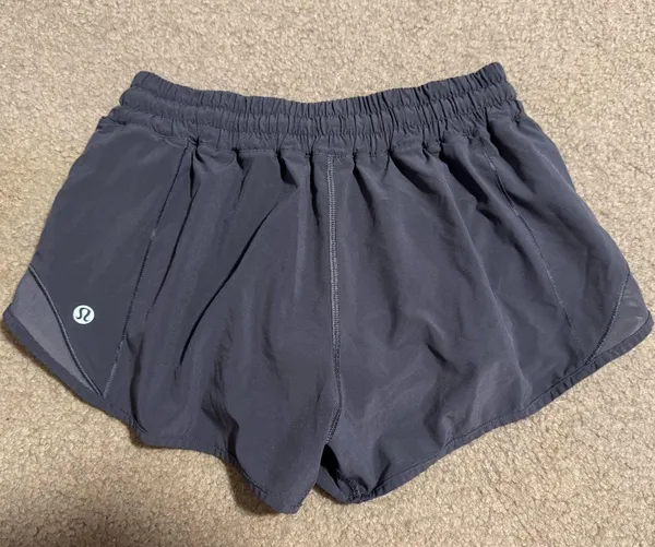 Lululemon Hotty Hot Low-Rise 2.5" Shorts Dark Grey - Image 5