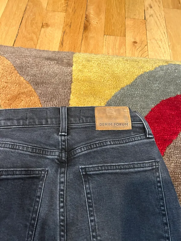 Aritzia Denim Forum The Yoko High Rise Slim Leg Jeans Washed Black Size 25 Waist - Image 5