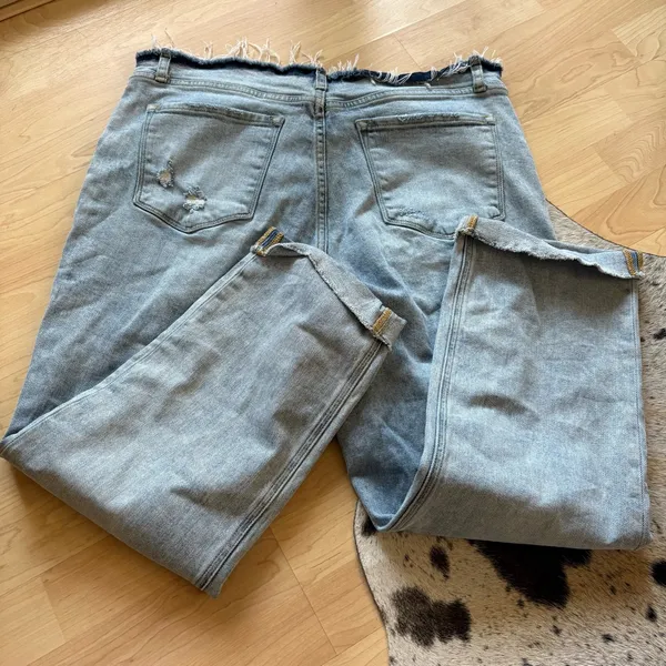 VERVET Reverence‎ Low Rise Crop Straight Jeans Light Wash Size 31 - Image 11