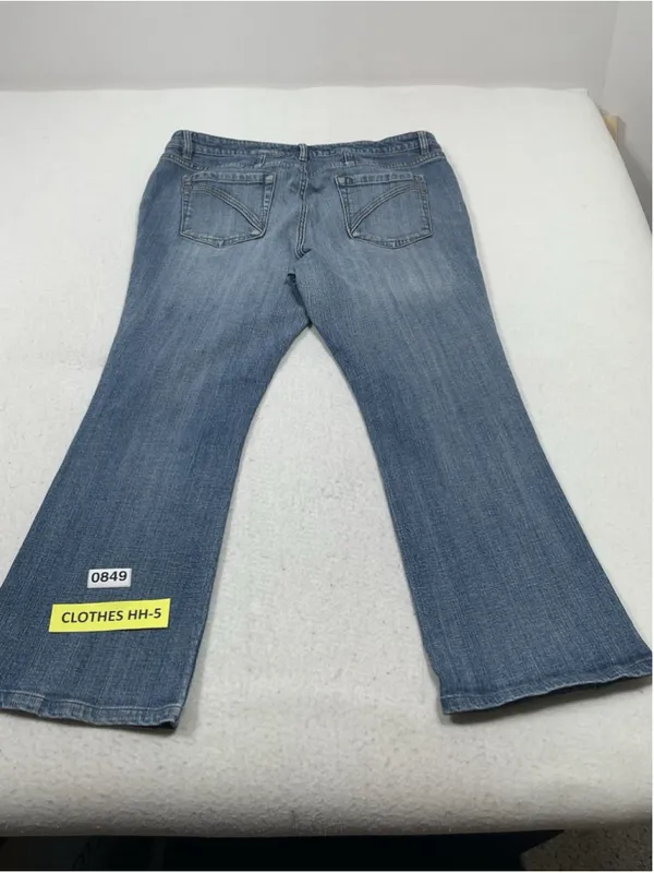 Women’s express Bootcut Stretch Light Wash Blue Studded 5-Pocket Jeans Size 16 - Image 2