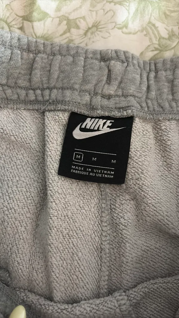 Nike Sweatpants Grey - Image 3