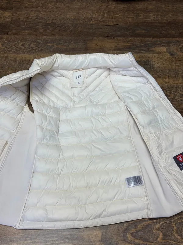 GAP Quilted Puffer Vest Women's Medium Primaloft Full Zip Ivory - Image 5