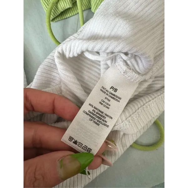 Garage White crop top size small - Image 4