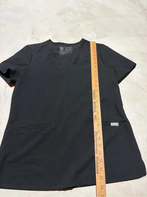 FIGS Black Scrub Top small technical collection - Image 3