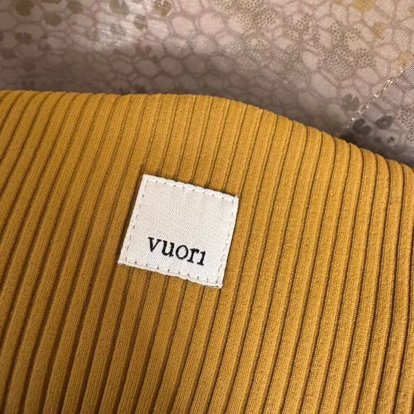 Vuori Rib Studio Leggings in the Dark Golden (Mustard)‎ Workout Gym Small - Image 3