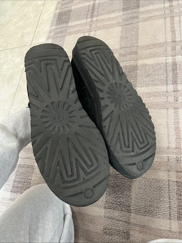 UGG Classic Slipper - Image 9