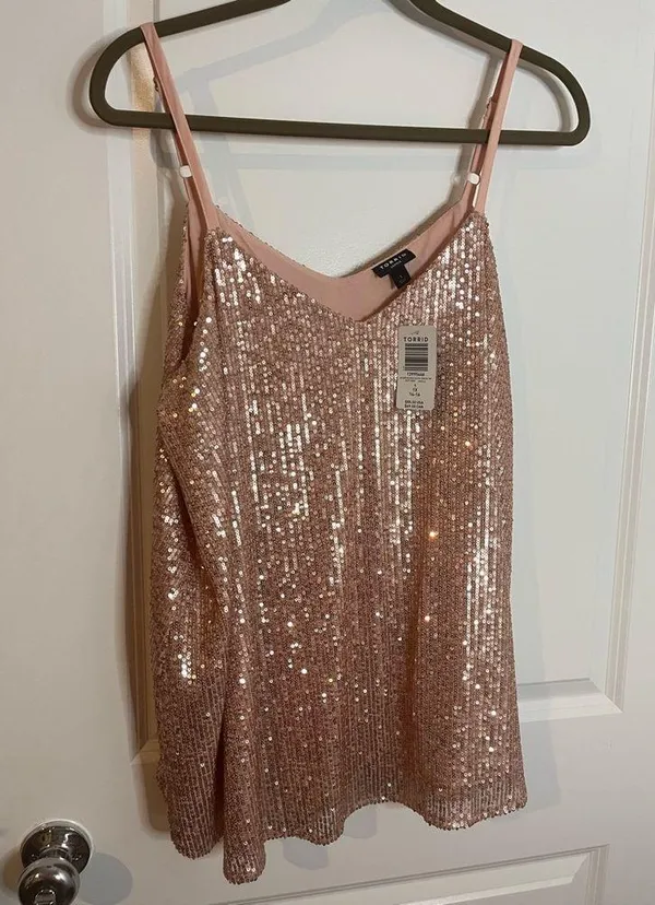 Torrid NWT V-neck Sophie Rose Gold Sequin Woven Swing Lined Relaxed Cami Size 1X - Image 4