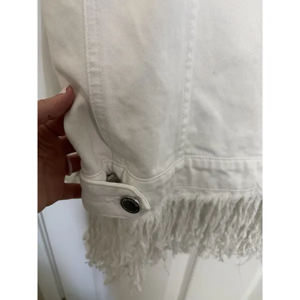 BLANKNYC White Fringe Denim Jacket S Western Rodeo Coastal Cowgirl Flap Pockets - Image 5