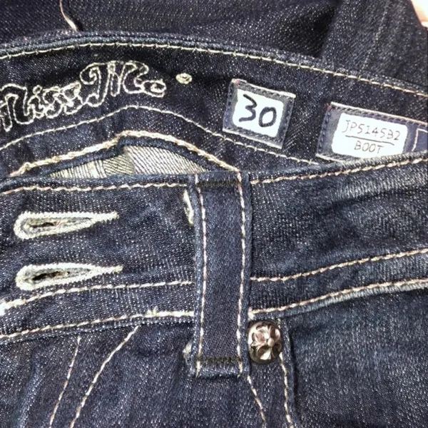 Miss me 30 boot cut, 34 inseam. Signs of wear but still In good condition. - Image 2