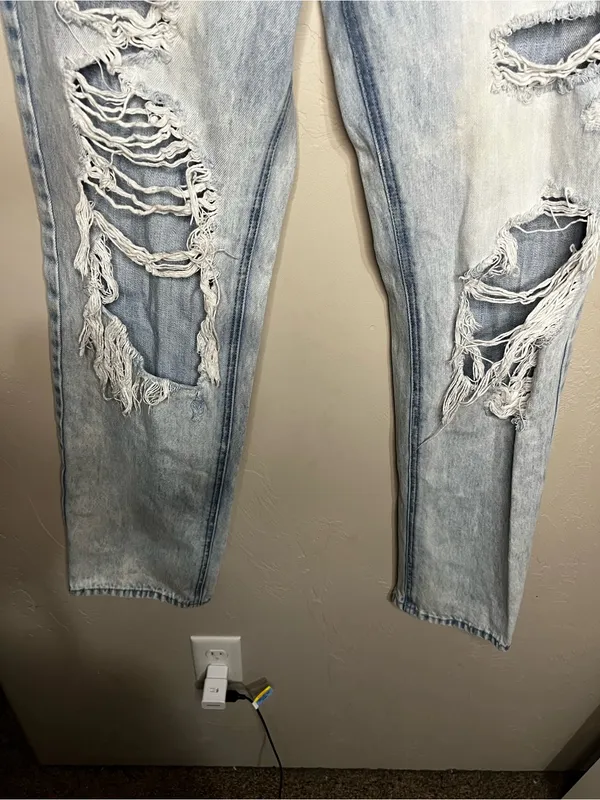 Kancan High Rise Button Fly Distressed Acid Wash Straight Leg Denim Jeans‎ - Image 4