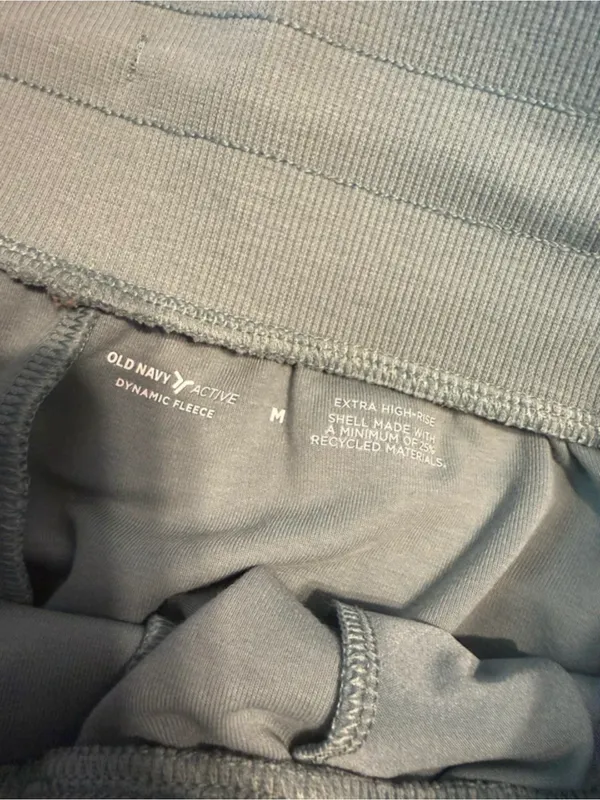 Old Navy Active Green Fleece High-Waisted Athletic Shorts Women’s Size Medium - Image 3