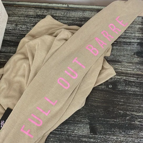 Mono B Tan Ribbed Full Out Barre Print Long sleeve Hoodie Crop Top NEW L - Image 4