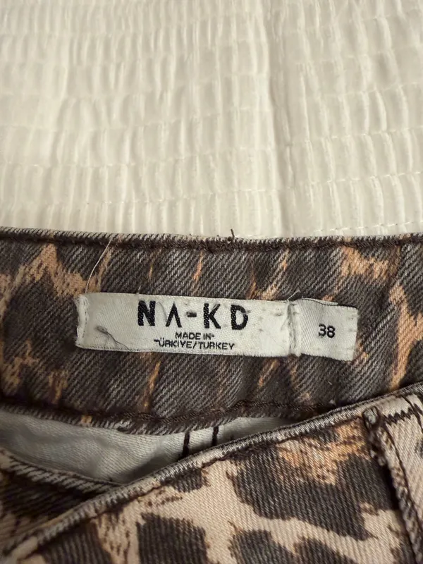 NA-KD Leopard Print Jeans - Image 5