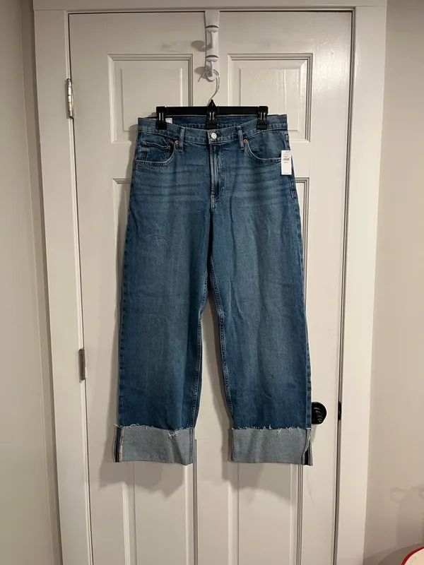 GAP Mid Rise Cuffed 90’s Loose Jeans in Medium Indigo Wash Size 28/6 Short NWT - Image 2