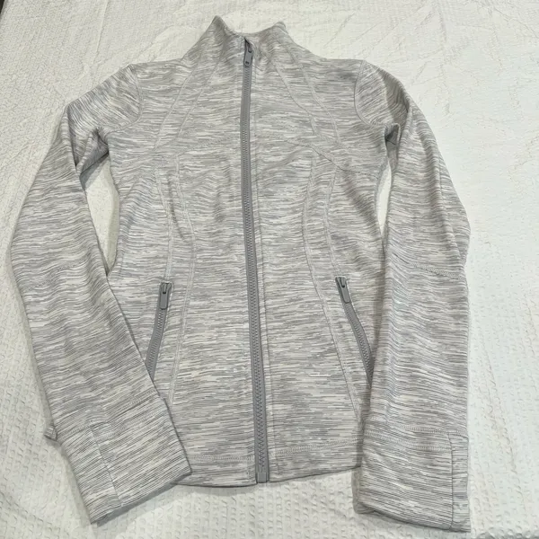 Lululemon gray define jacket size 2 *has logo* - Image 2