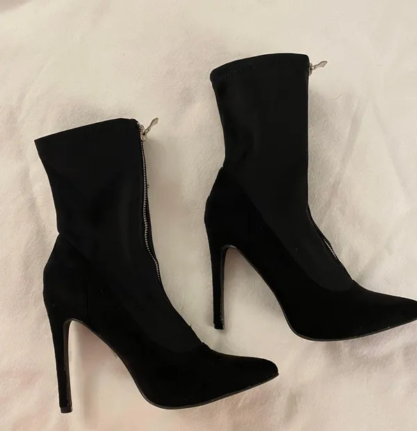 So Me Black Booties Size 6.5 - Image 2