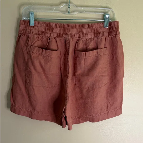 Old Navy High-Waist Shorts in Dusty Rose - Image 5